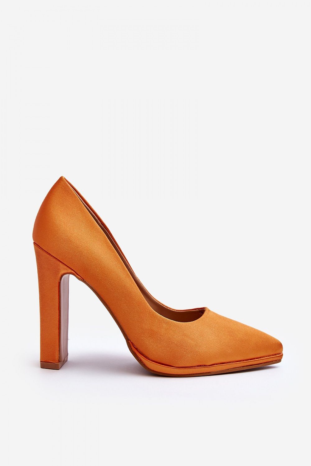 Women's stylish shoes with a heel Step in style