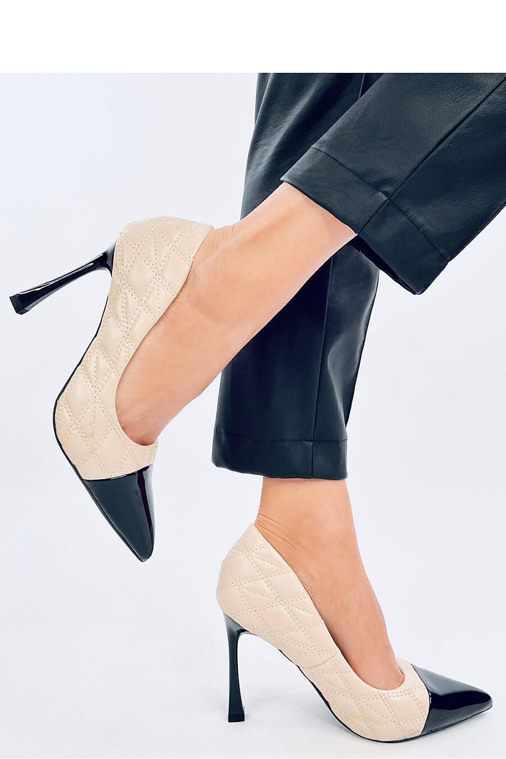 Women's shoes with a heel Inello