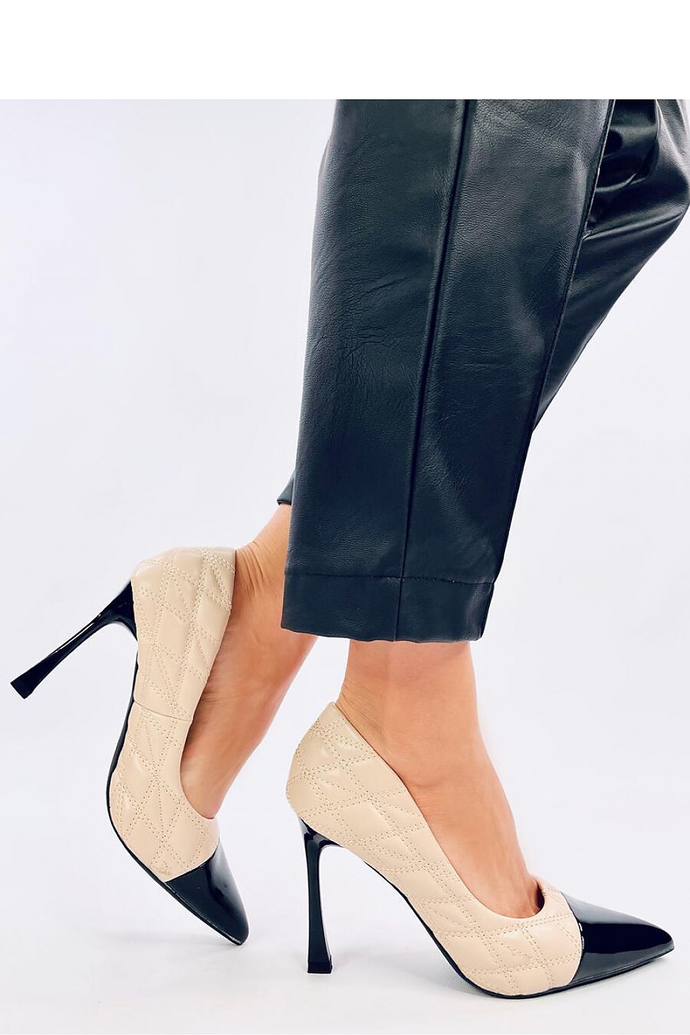 Women's shoes with a heel Inello