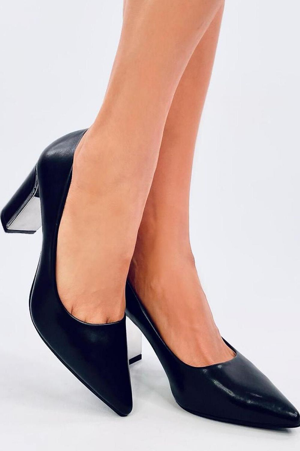 Women's stylish shoes with a heel Inello