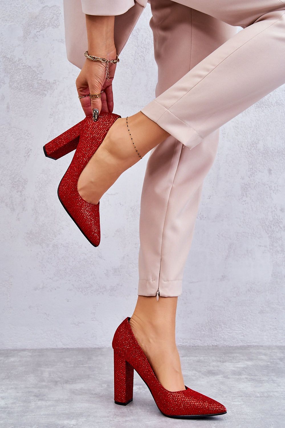 Women's stylish shoes with a heel Step in style